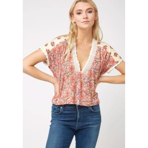 FREE PEOPLE Leilani Cropped Tee Boxy Multi Floral Print Crochet Trim - Picture 2 of 11
